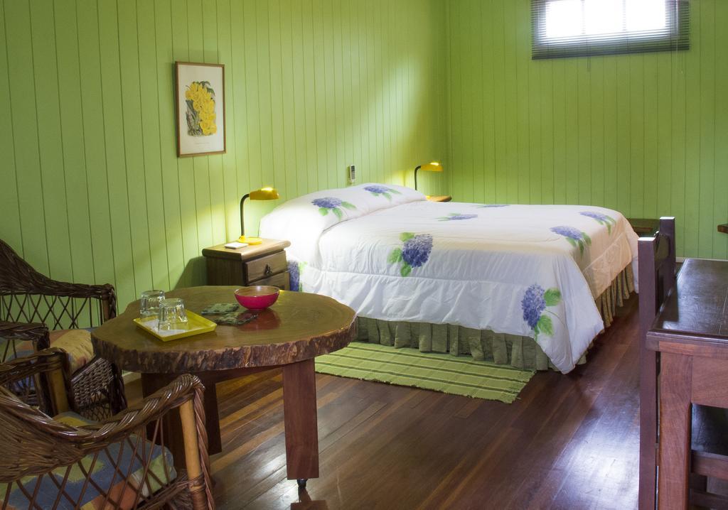 Bed and Breakfast Secret Garden Iguazu Puerto Iguazú Exterior foto