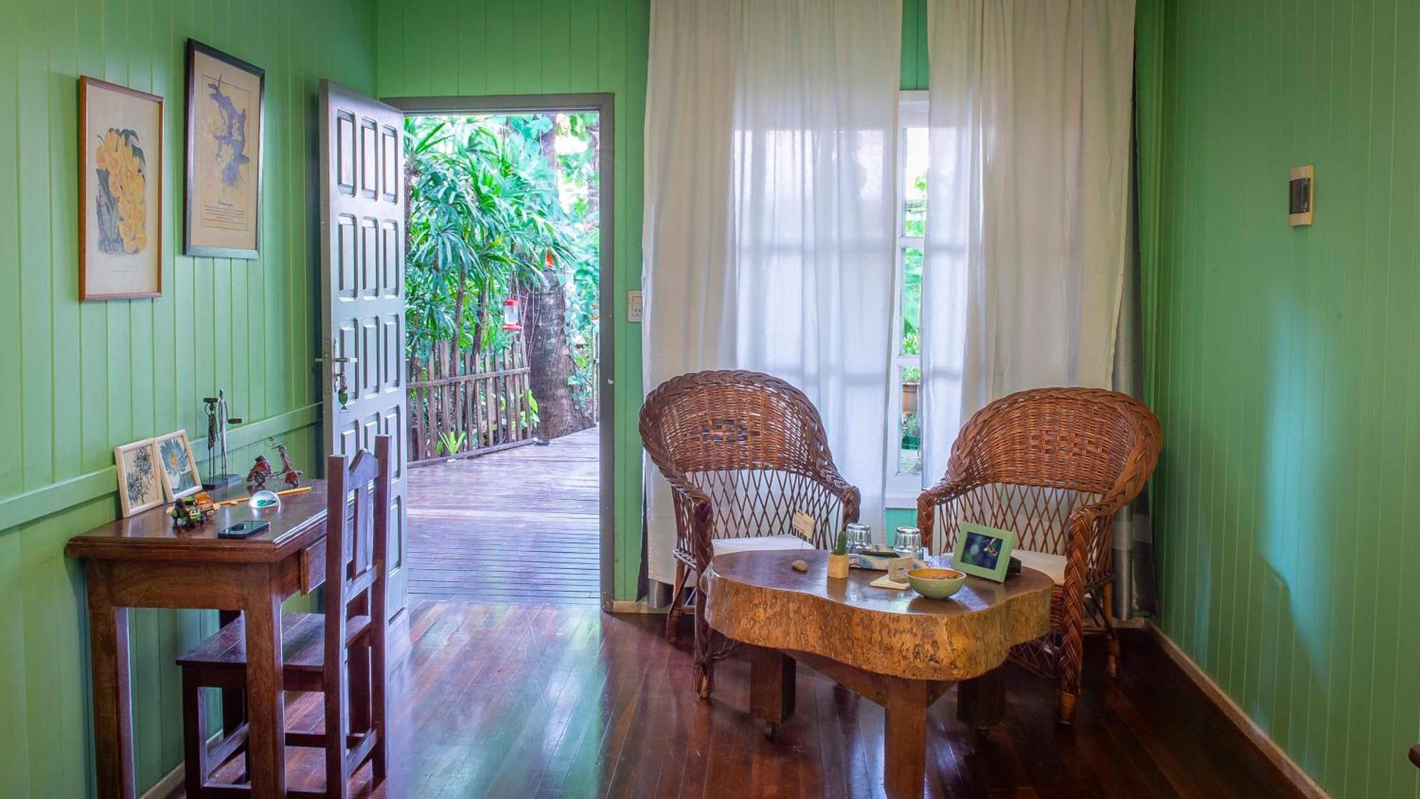 Bed and Breakfast Secret Garden Iguazu Puerto Iguazú Exterior foto