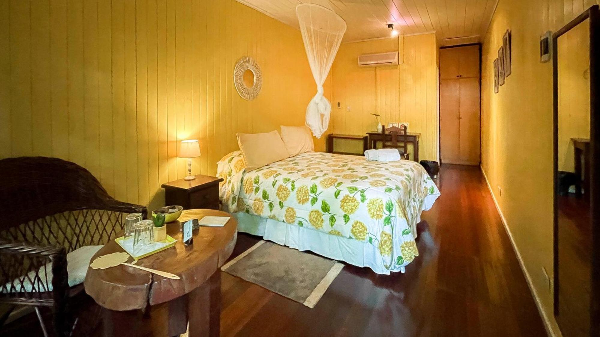 Bed and Breakfast Secret Garden Iguazu Puerto Iguazú Exterior foto