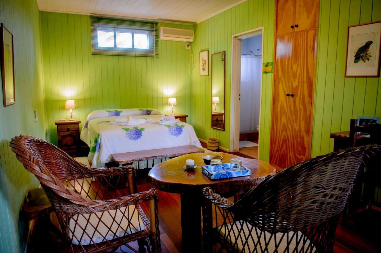 Bed and Breakfast Secret Garden Iguazu Puerto Iguazú Exterior foto